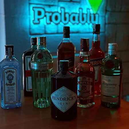 Miromara Pool Bar