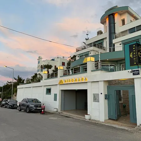 Miromara Pool Bar Szálloda *