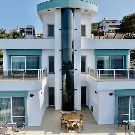Miromara Pool Bar Szálloda *