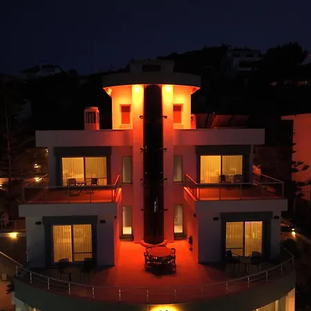 Miromara Pool Bar *