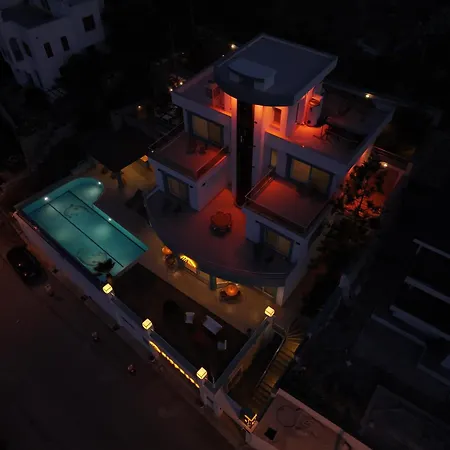 Miromara Pool Bar Hotel