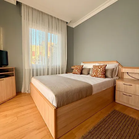 Hotel Miromara *