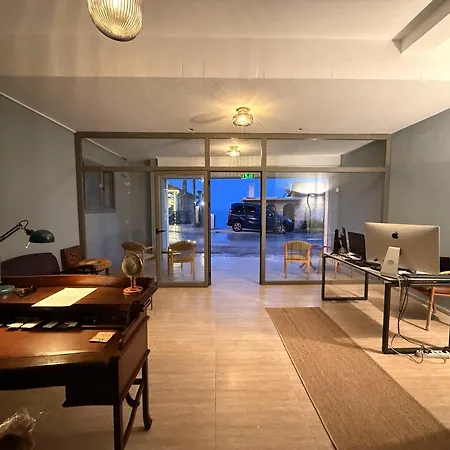 Miromara Pool Bar Szálloda Karaburun