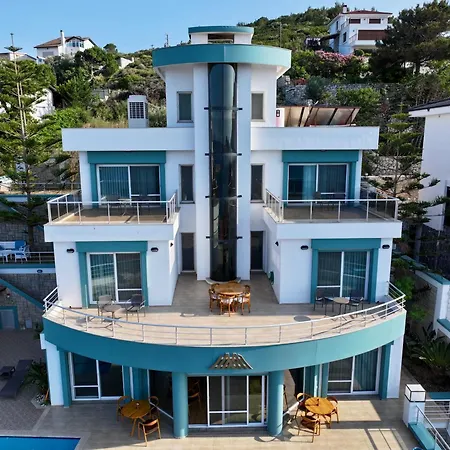 Miromara Pool Bar Szálloda