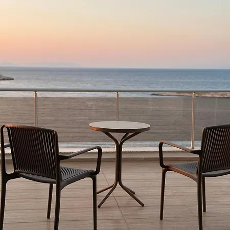Hotel Miromara Pool Bar